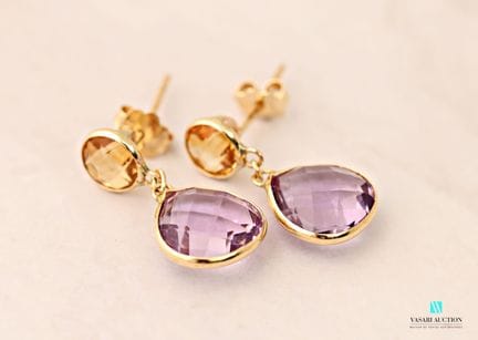 Paire de pendants d'oreilles en or jaune 750 milli
