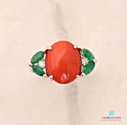 Bague cocktail en or blanc 750 millièmes sertie en