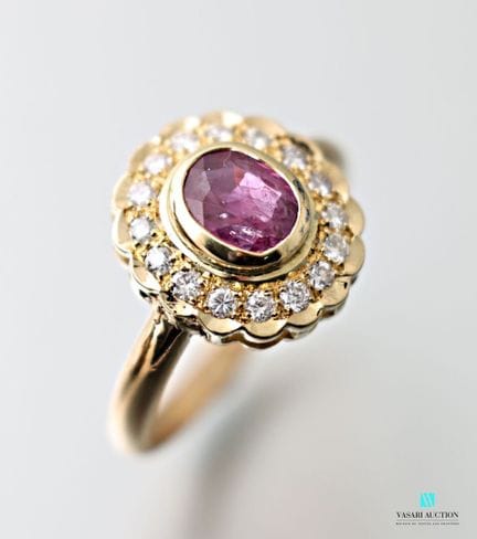 Bague pompadour en or jaune 750 millièmes sertie d