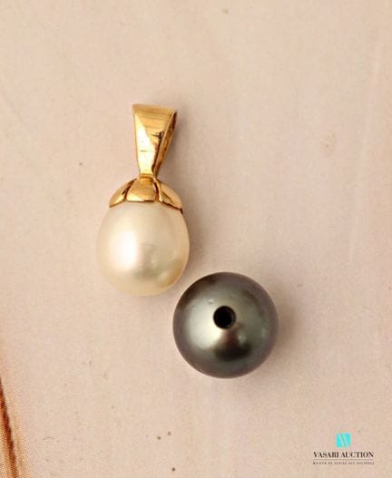 Pendentif en or et perle de culture
Poids brut : 1