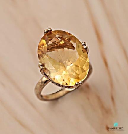 Bague en argent 925 millièmes sertie d'une citrine