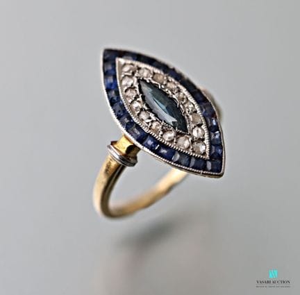 Bague marquise en or jaune 750 millièmes et platin