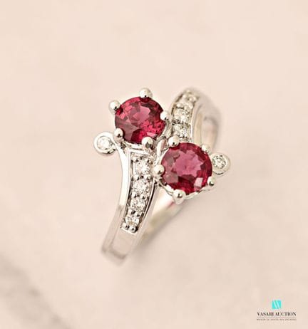 Bague vous et moi en or blanc 750 millièmes ornée 