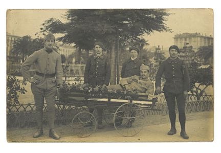 Militaria: CPA / WWI–Post-WWI / Medical Service 19