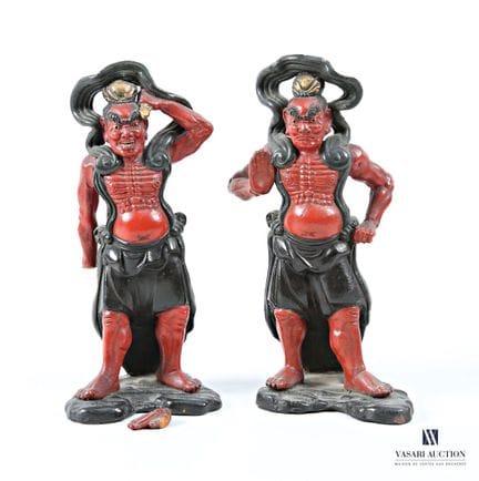 GIAPPONE
Coppia di figure in terracotta policroma 