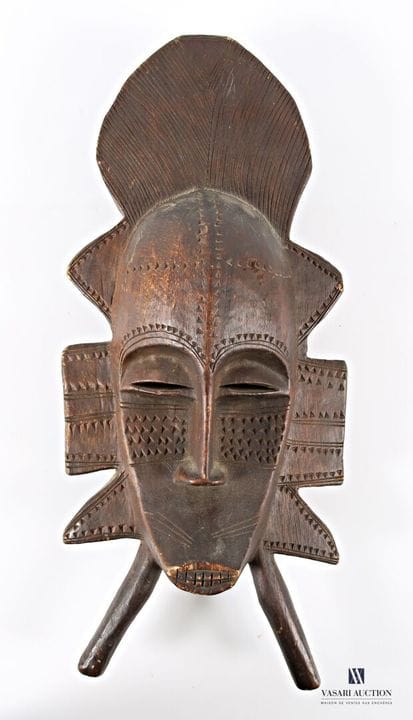 Masque Sénoufo en bois sculpté 
Côte d'Ivoire
(usu