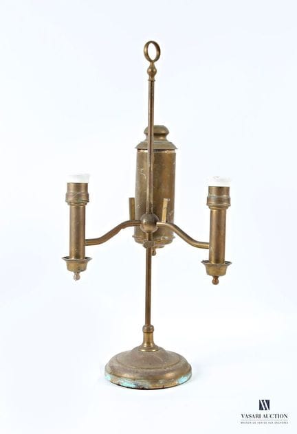 Lampe de bureau en métal de type lampe à quinquet,