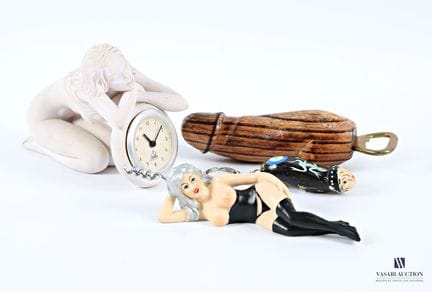 Set bestehend aus einem phallusförmigen Flaschenöf
