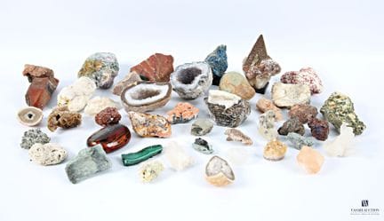 Set di pietre minerali.