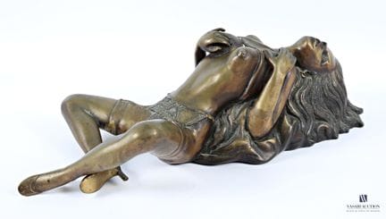 ANONYM
Nackte Frau, die sich liebkost 
Bronze mit 