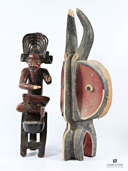 Lot comprenant une statuette Chokwe en bois sculpt