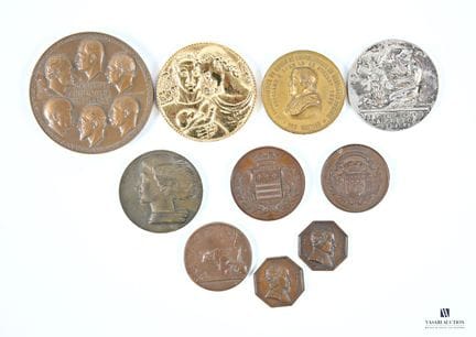 Lot comprenant neuf médailles en bronze de différe