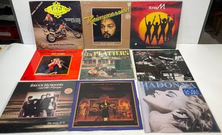 16 vinyles divers contenant: Madonna, Sting, John 