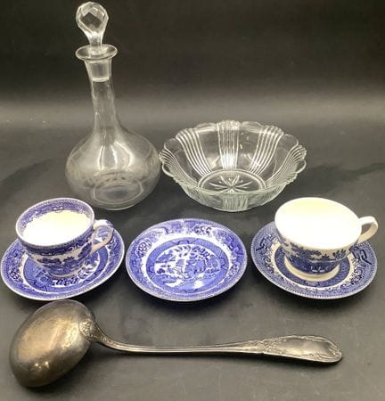 Art de la table, association d’une louche en métal