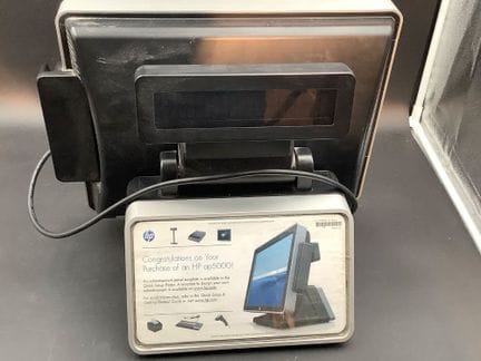 Matériel de caisse magasin: écran HP, imprimante, 