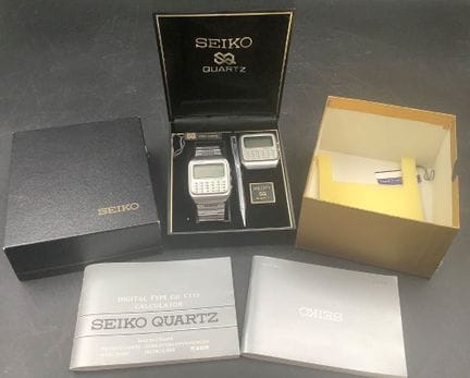 SEIKO, 2 montres C153 Quarts LC avec calculatrice 