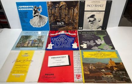 20 vinyles contenant: Bach, Paco Ibañez, Schumann,