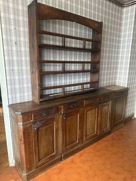 Credenza artigianale, così com’è; si aggiunge una 