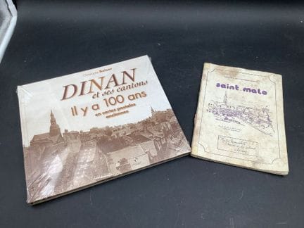 Set composto da un libro su DINAN e i suoi cantoni
