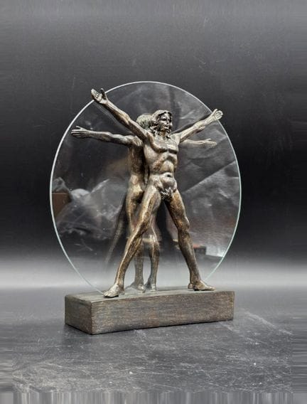 Ispirata a Leonardo da Vinci. L'Uomo di Vitruvio. 
