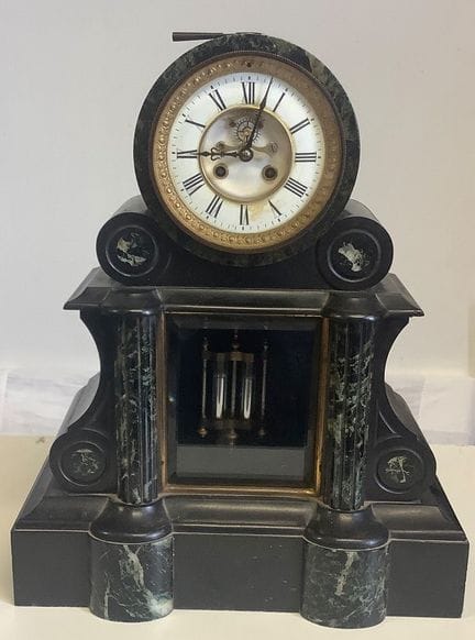 Pendule de cheminée Napoléon III vers 1890, en mar