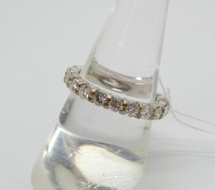 Alliance américaine en or gris et diamants taille 