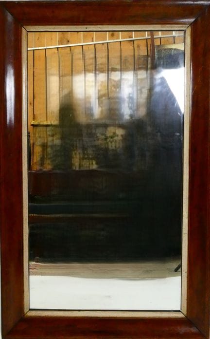 Specchio rettangolare in noce nero venato. 95 x 61