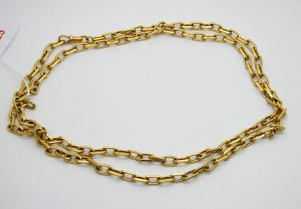 Collier en or jaune 18k maille ovale. 64,4 g. 84 c