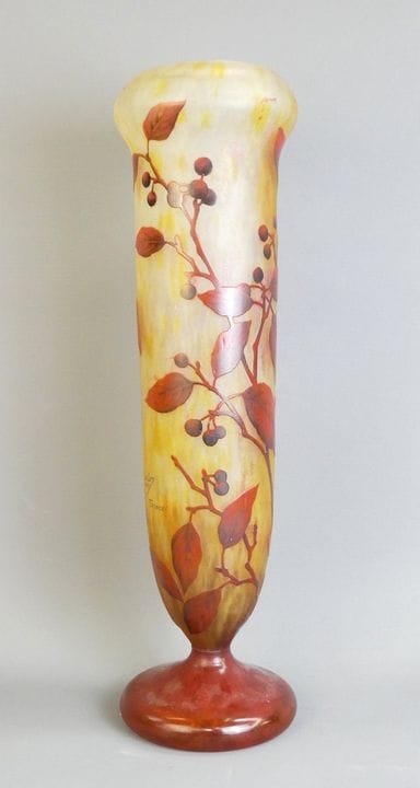 DAUM Nancy France. Große, zylindrische Vase aus me