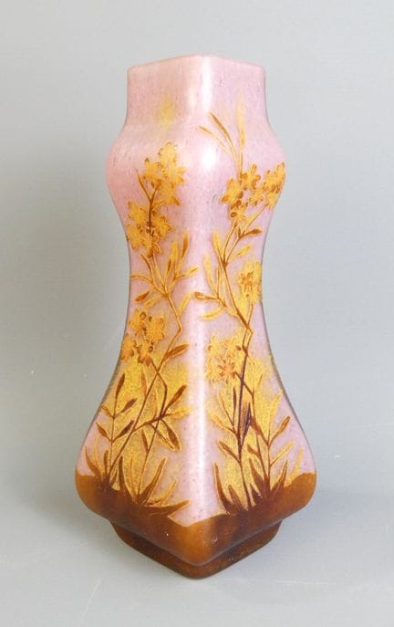DAUM Nancy. Balustervase mit quadratischem Quersch