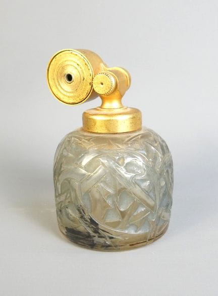 R. LALIQUE (1860–1945). Art-déco-Parfümzerstäuber 