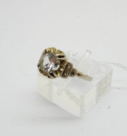 Bague en or gris 750 °/°° (18k) sertie d'un diaman