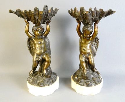 Coppia di coppe portoggetti in bronzo con patina a