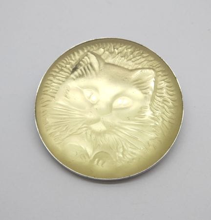 Lalique France. Broche figurant une tête de chat p