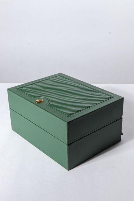 ROLEX
Schachtel, nummeriert 30.00.02
Maße: 15 x 11