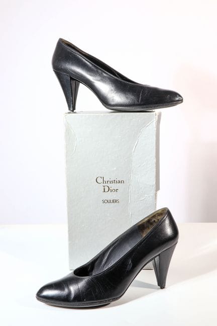 CHRISTIAN DIOR 

Paire d'escarpins à bout pointu e