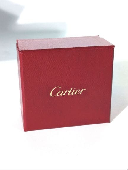 CARTIER 
Boite et surboite rouge 
9 x 8,5 cm