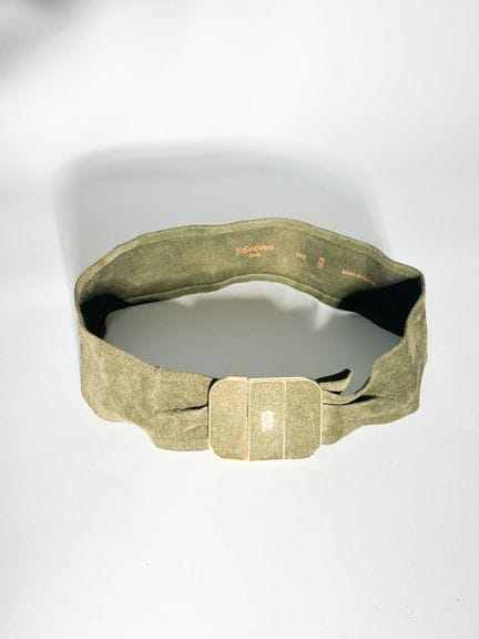YVES SAINT LAURENT 
Ceinture vert kaki en daim, bi