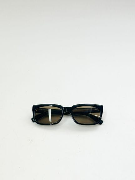 DUNHILL
Paire de lunettes de soleil 
Avec étui - C