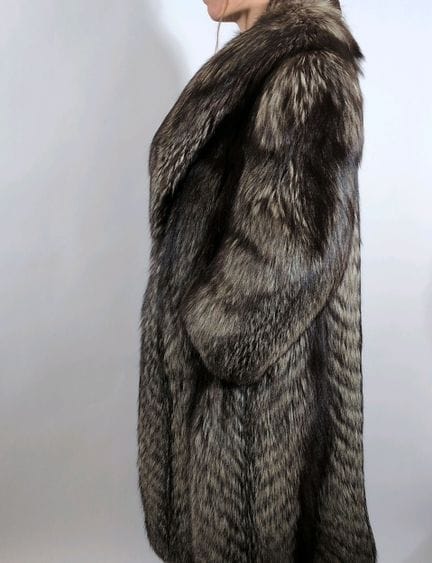 Long manteau en fourrure de renard 
Taille présumé