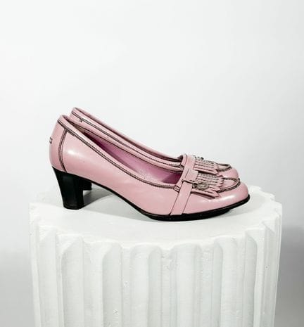 FERRAGAMO
Paire de mocassins à talons de couleur m