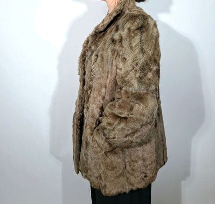 Manteau de fourrure
Taille présumée S/M - Ce lot c