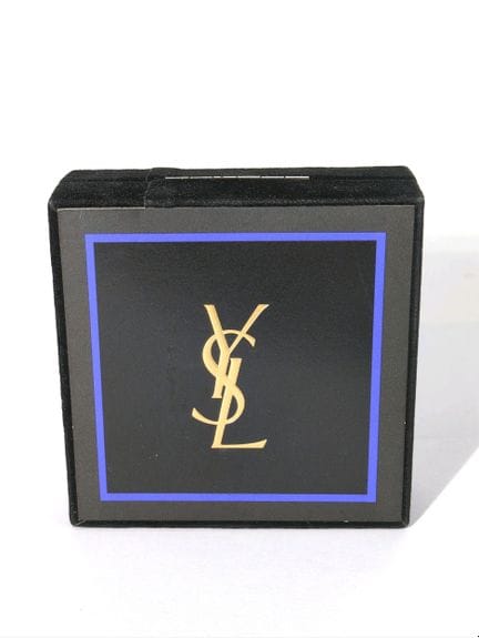 YVES SAINT LAURENT 
Pince à cravate en métal argen