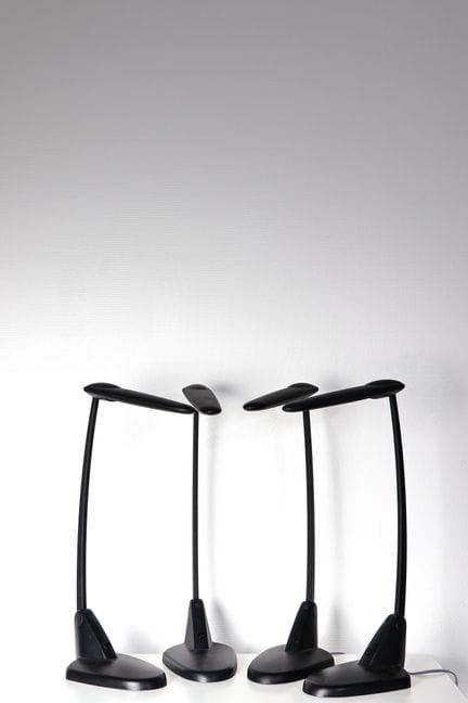 UNILUX Lot de quatre lampes de bureau en polypropy