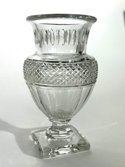 BACCARAT
Vase "Medecis" en cristal taillé, porte l