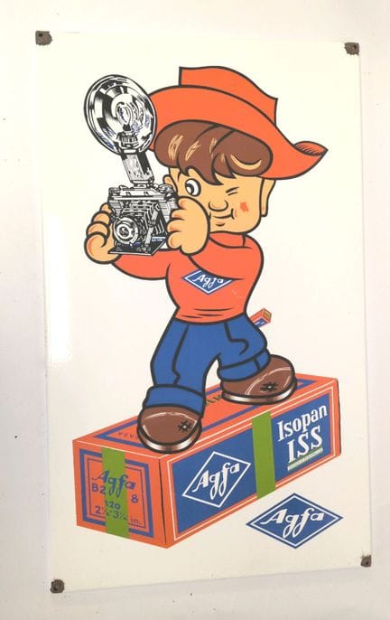 Placa esmaltada, Agfa
Dimensiones: 76 × 36 cm 
Pre