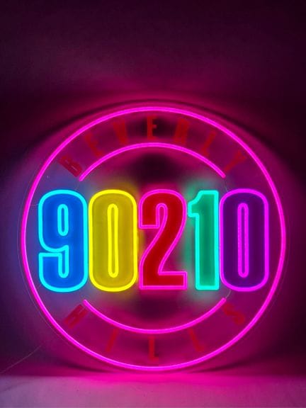 Letrero luminoso «Beverly Hills»
60 cm 
Funcional 