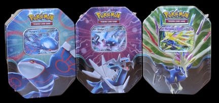 Réunion de 3 Pokébox Pokémon scellées :
- Dialga e