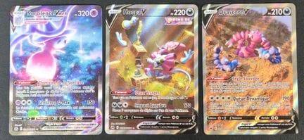 Réunion de 3 cartes Pokémon :
- Hoopa V (GG53/GG70