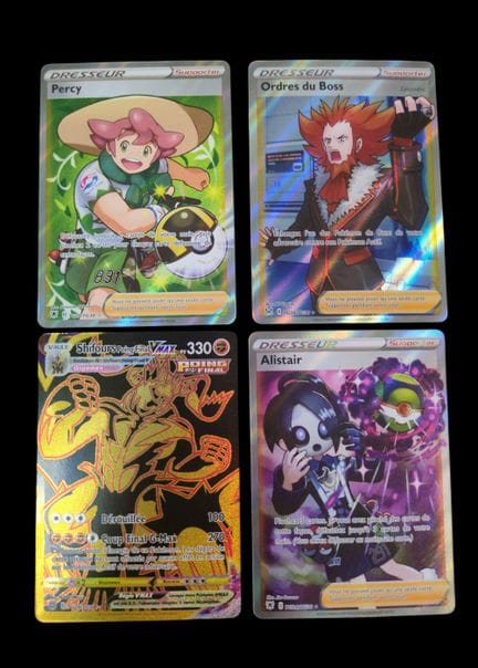 Ensemble de 4 cartes Pokémon :
- Shifours Poing Fi